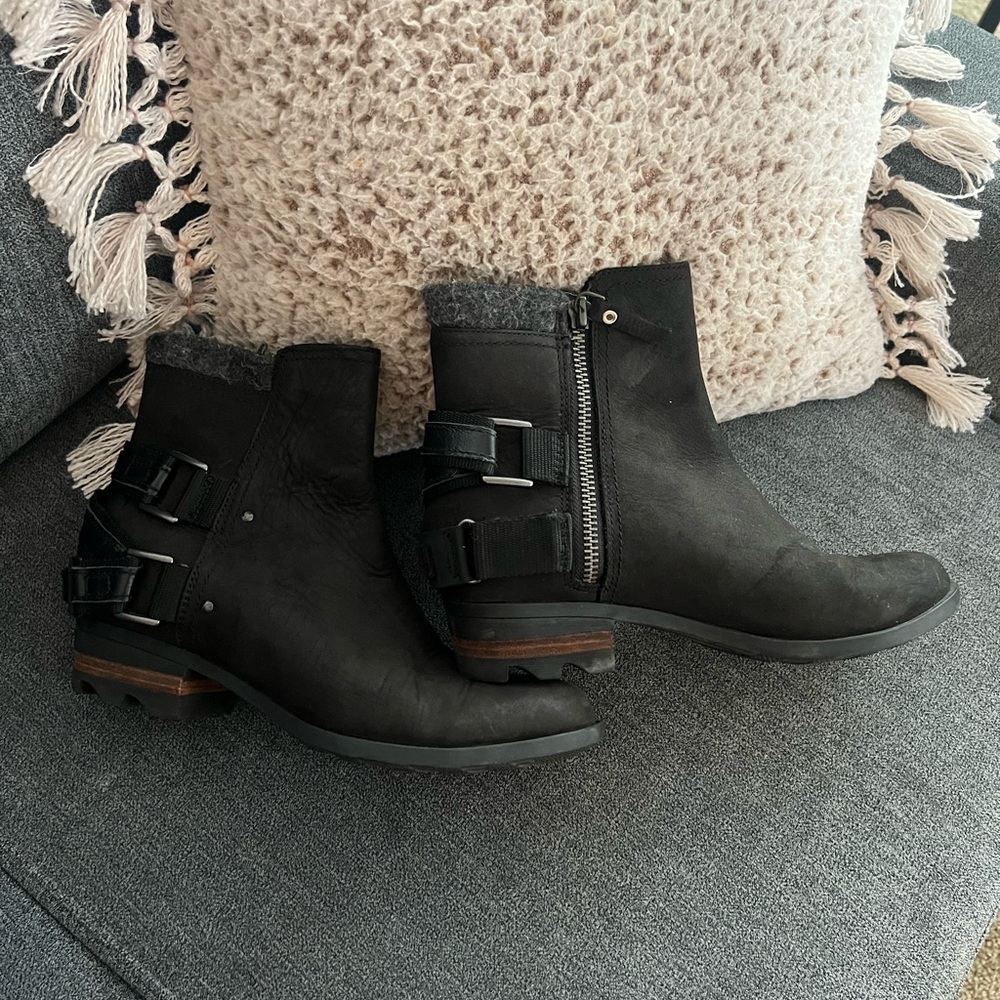 Sorel soft leather ankle boots